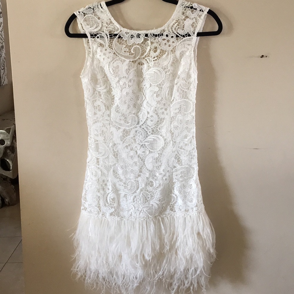 Beautiful Lipsy White feathers mini dress